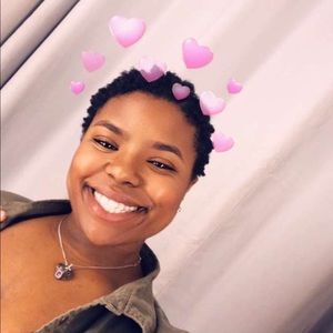 Meet your Posher, Brittney